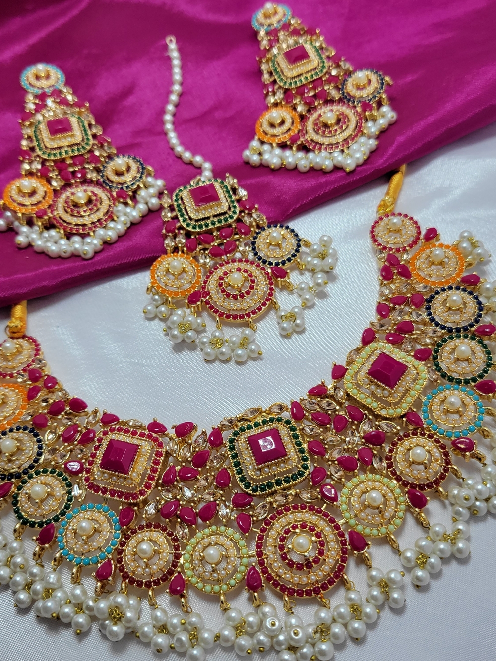 Women’s Multicolor Kundan Necklace Set with Pearls - Brand Unspecified